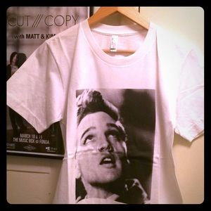 Elvis t-shirt.